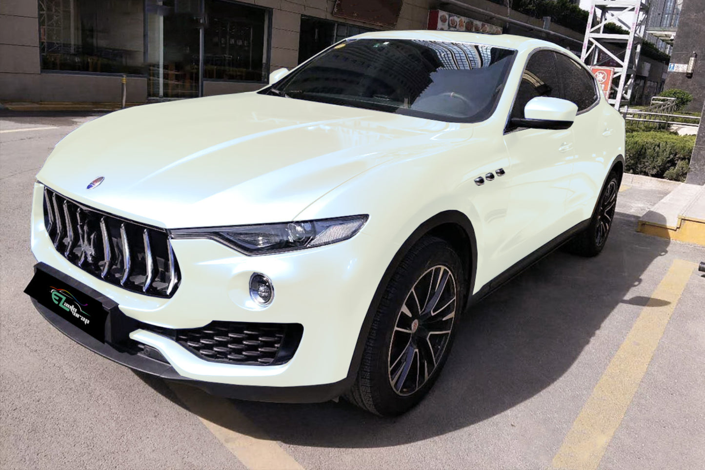 Gloss Pearl White to Auora White Purple Blue Vinyl Wrap