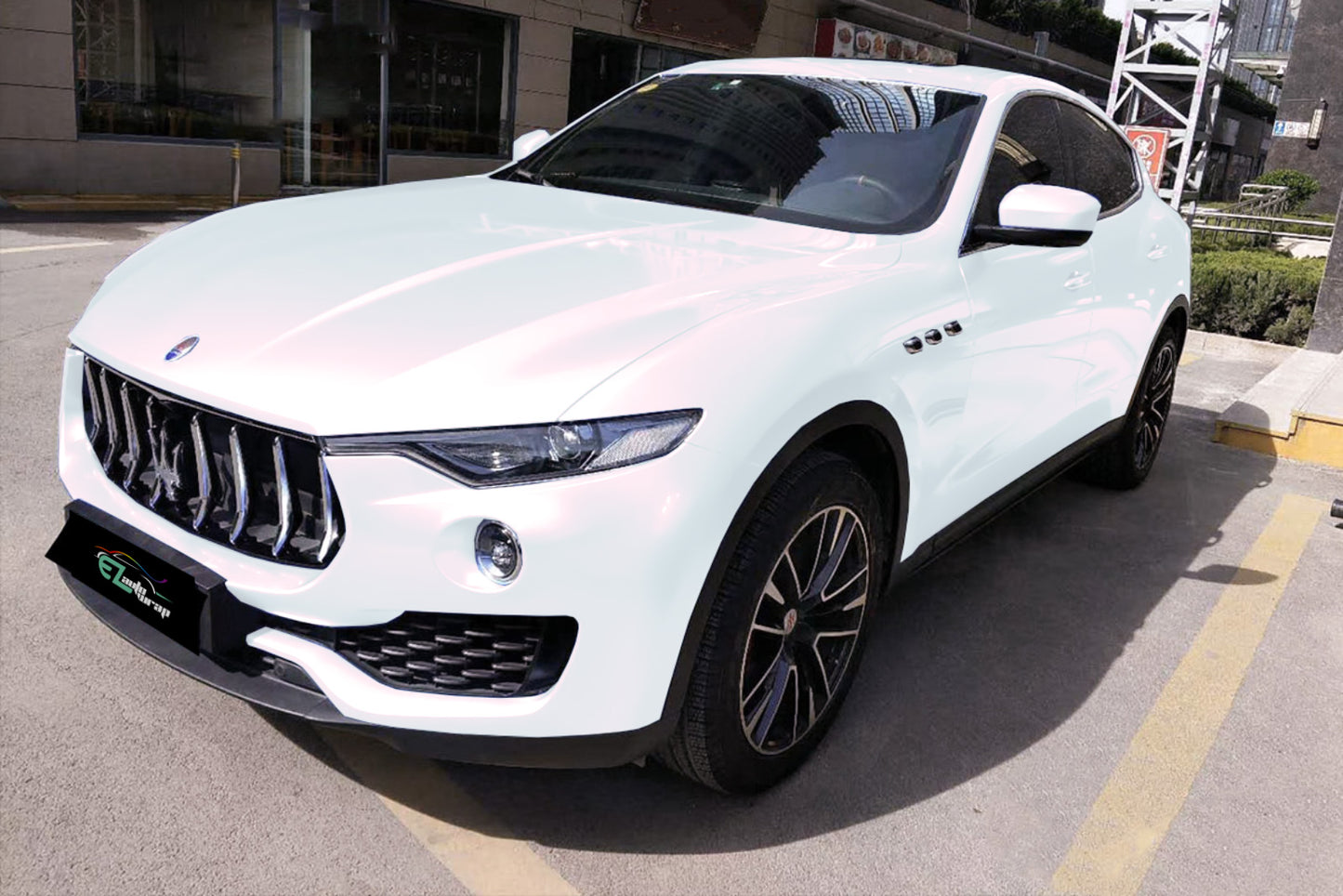 Gloss Pearl White to Red Vinyl Wrap