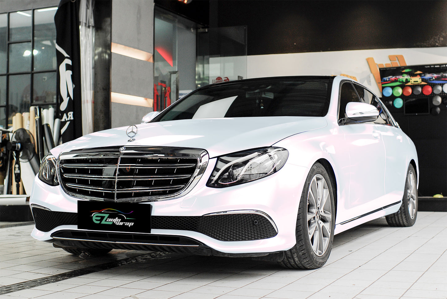 Gloss Pearl White to Red Vinyl Wrap