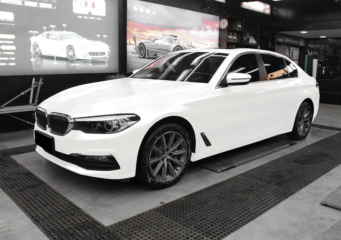 Super Gloss Metallic Pearl White Vinyl Wrap