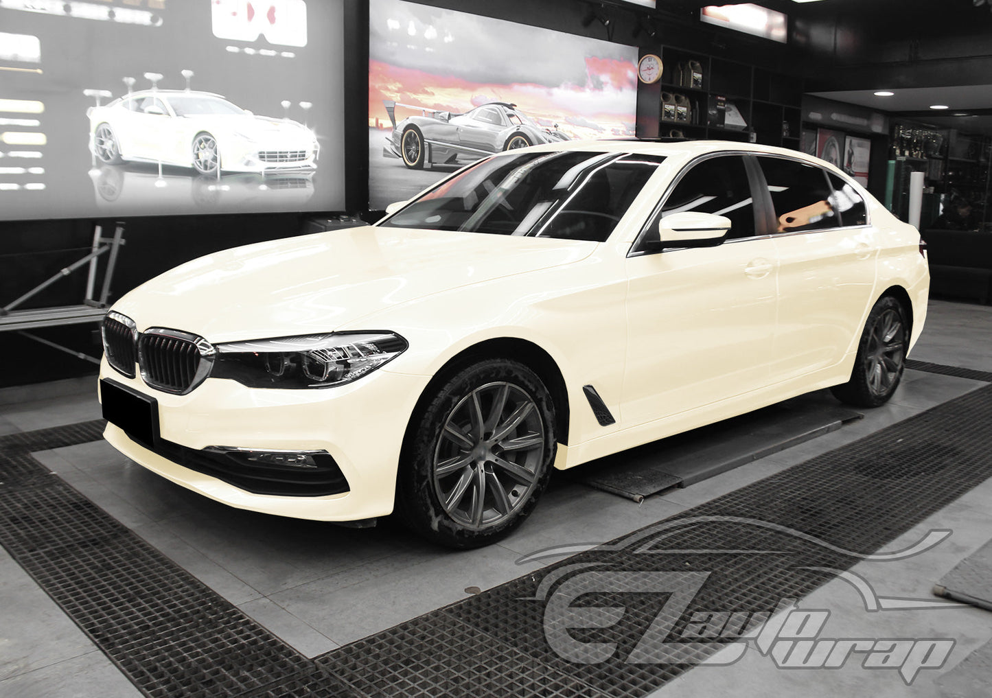 Gloss Pearlescent Cream White Vinyl Wrap