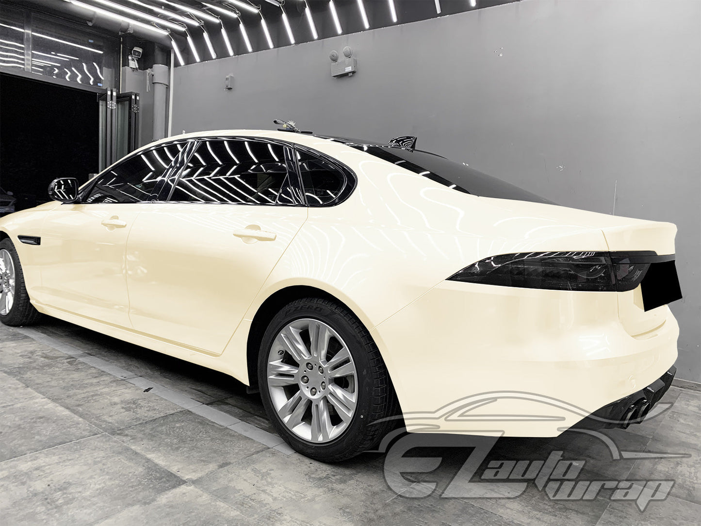 Gloss Pearlescent Cream White Vinyl Wrap